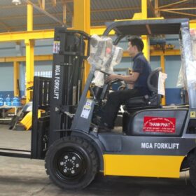 Cho thuê xe nâng tại Bến Cát